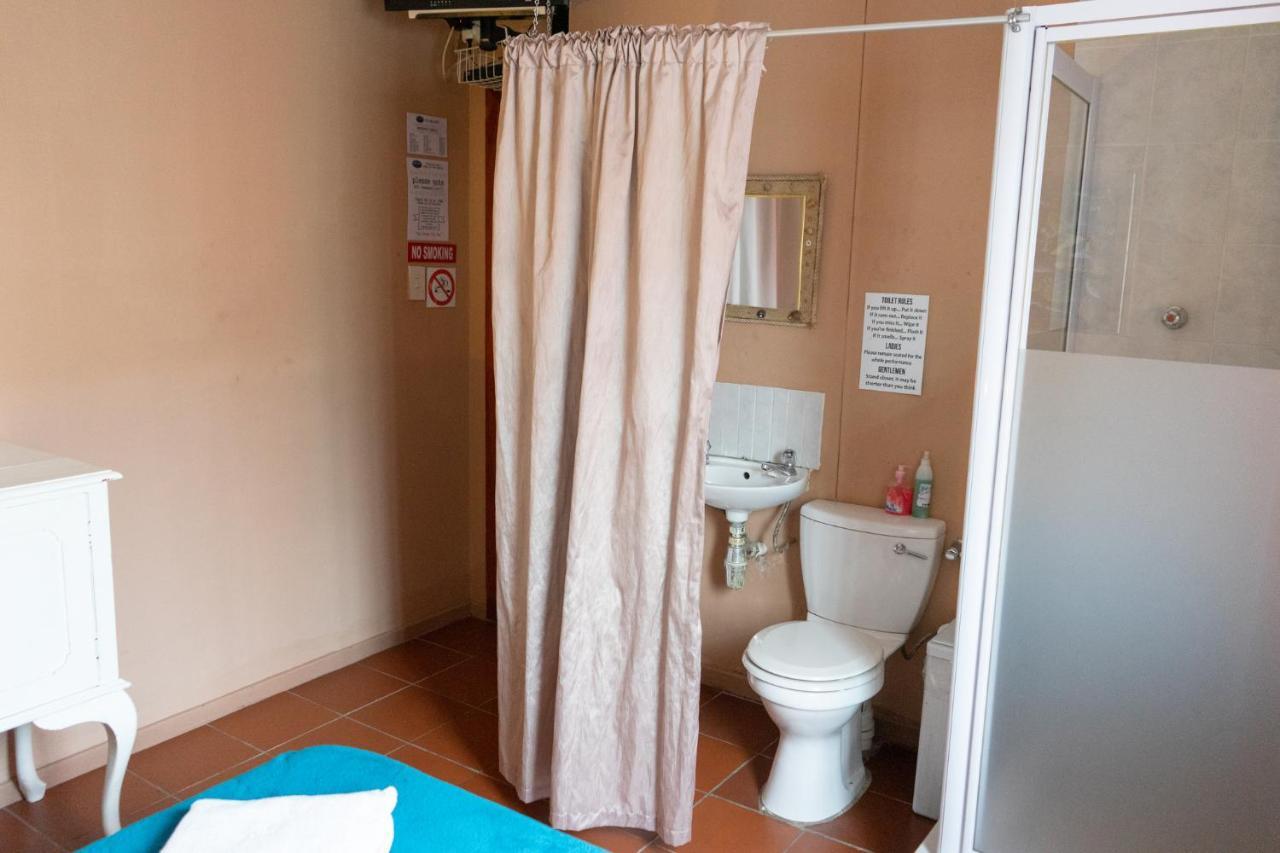 Ostello Shark Shack Backpackers Mossel Bay Esterno foto